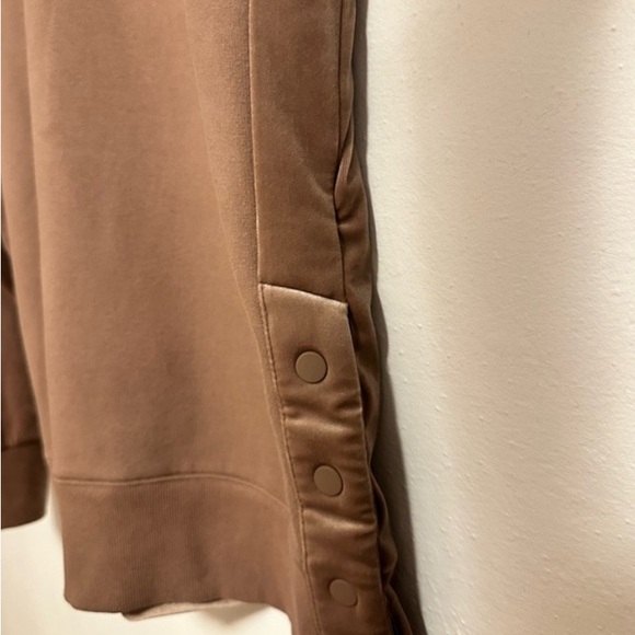 Athleta Retroplush Velvet Crewneck Sweatshirt NEW Size Smalll - Picture 9 of 16